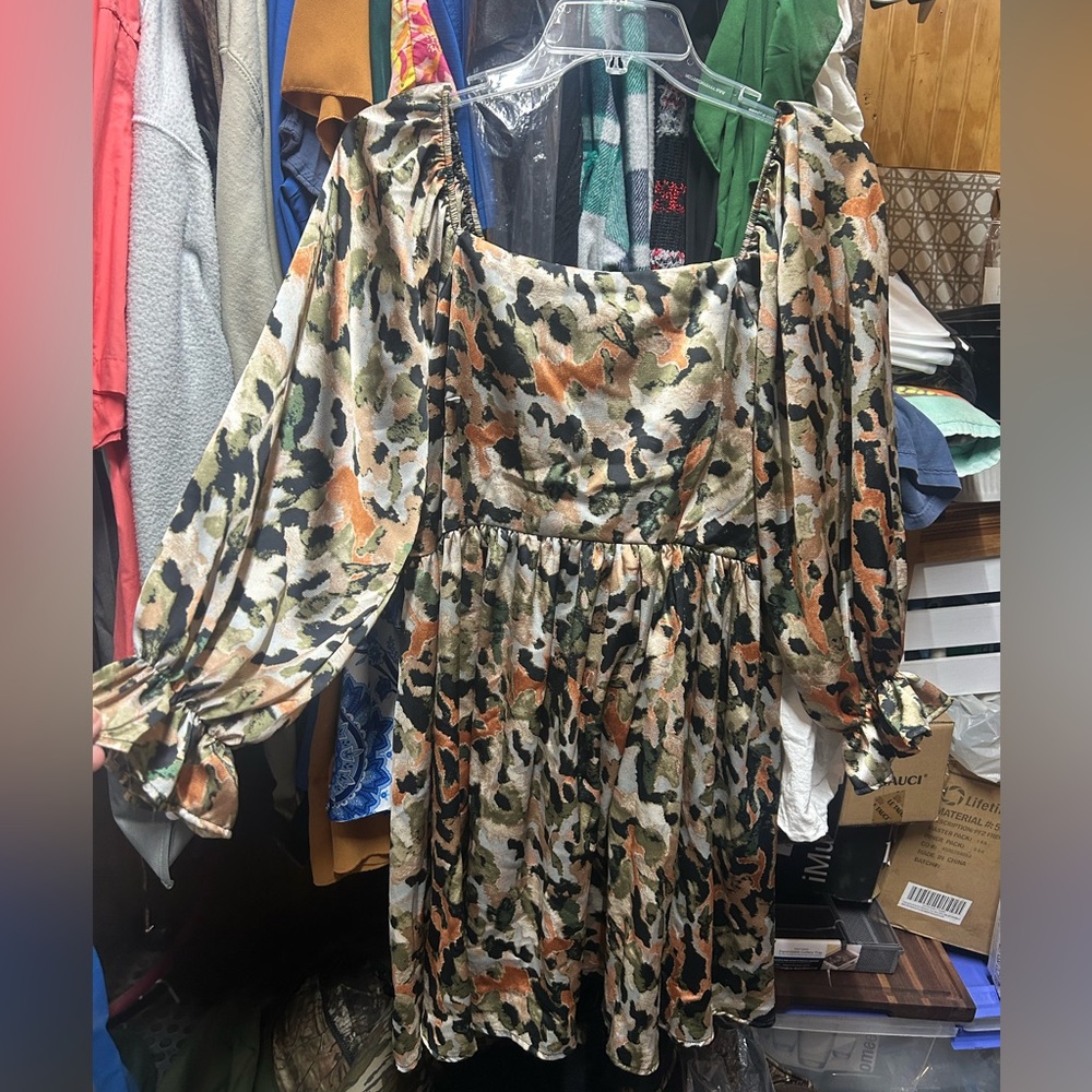 Multi Color Square Neck Dress XL Satin